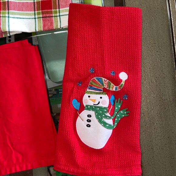Pier 1 Christmas Placemats Napkin & Towel Set-SOLD - Picture 2 of 16